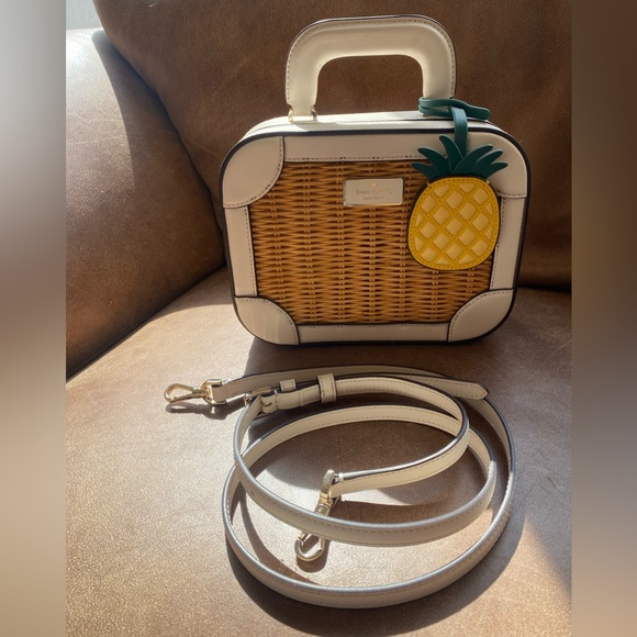 Kate spade rattan crossbody - Picture 1 of 3